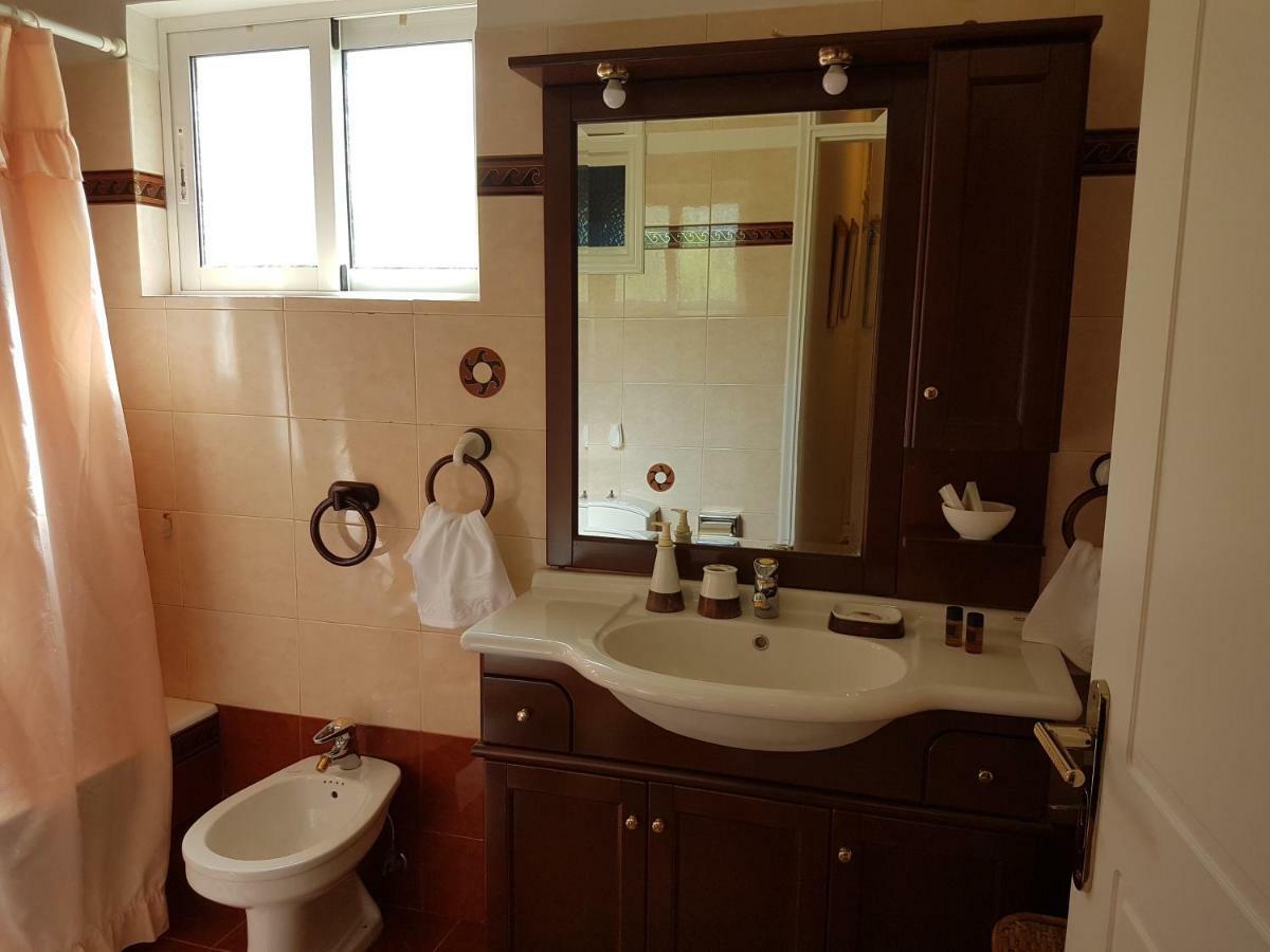 Villa "Eva" - Entire Beachfront Holiday Home - 4S Agia Marina (Attica) Exterior foto