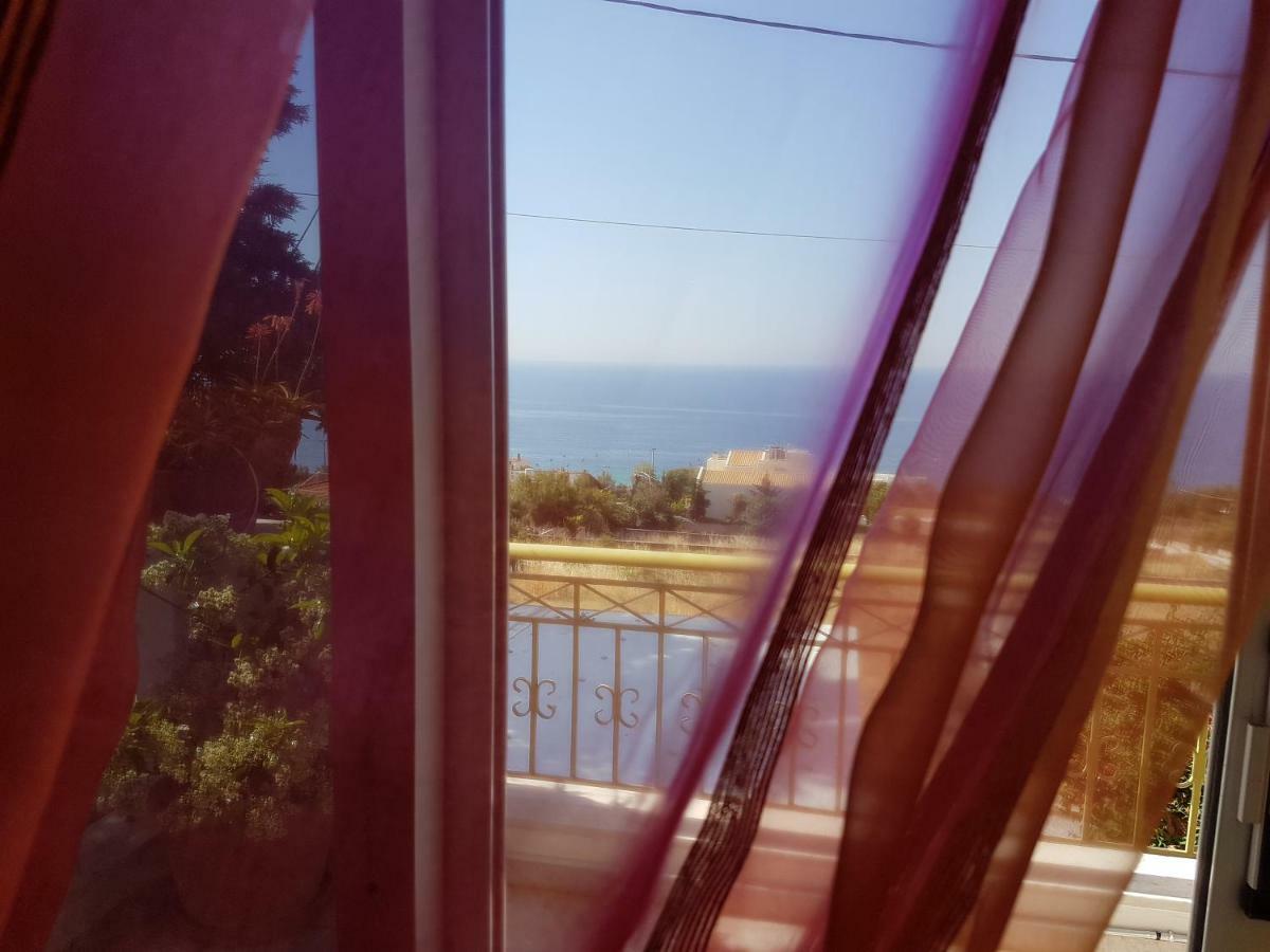 Villa "Eva" - Entire Beachfront Holiday Home - 4S Agia Marina (Attica) Exterior foto