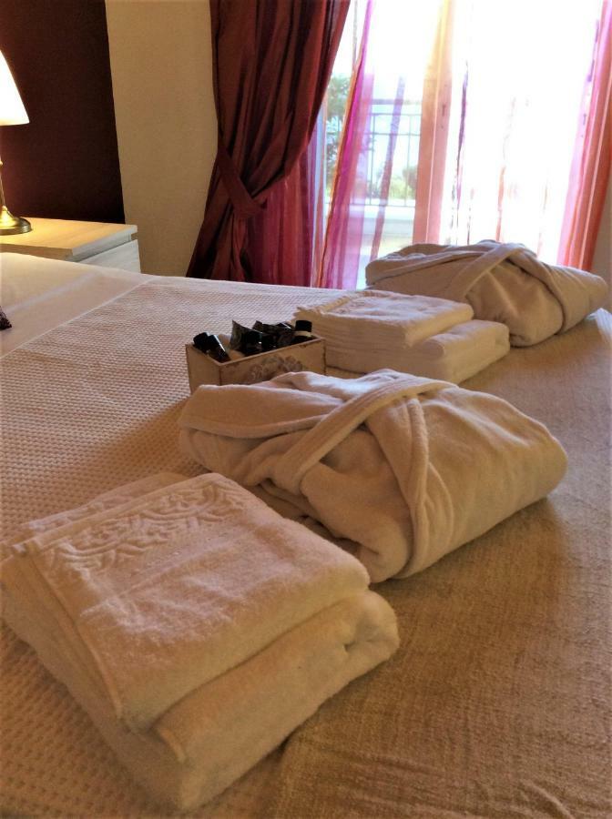 Villa "Eva" - Entire Beachfront Holiday Home - 4S Agia Marina (Attica) Exterior foto